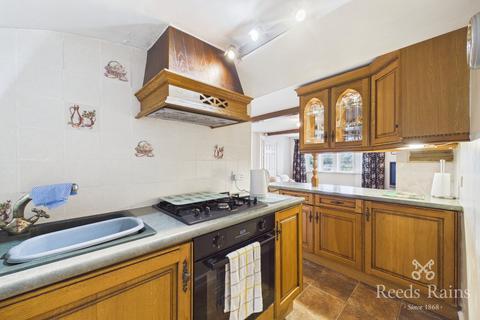 2 bedroom terraced house for sale, Lascelles Hall Road, Lascelles Hall, West Yorkshire HD5