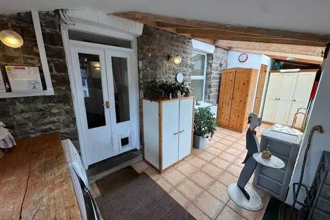 6 bedroom property with land for sale - View 5