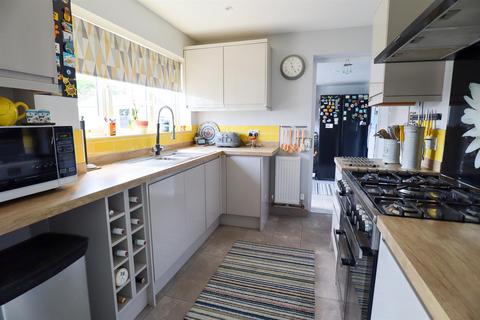 3 bedroom semi-detached house for sale, Finch Avenue, Oakham LE15