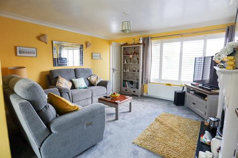 3 bedroom semi-detached house for sale, Finch Avenue, Oakham LE15