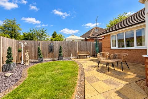 2 bedroom detached bungalow for sale, Claydon Close, Luton, LU3