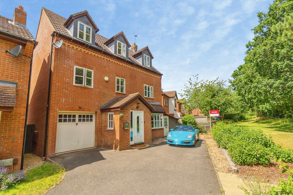 6 bedroom house for sale