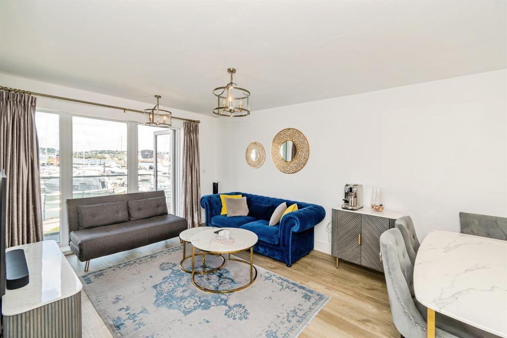 Apartment in Southampton - View 3