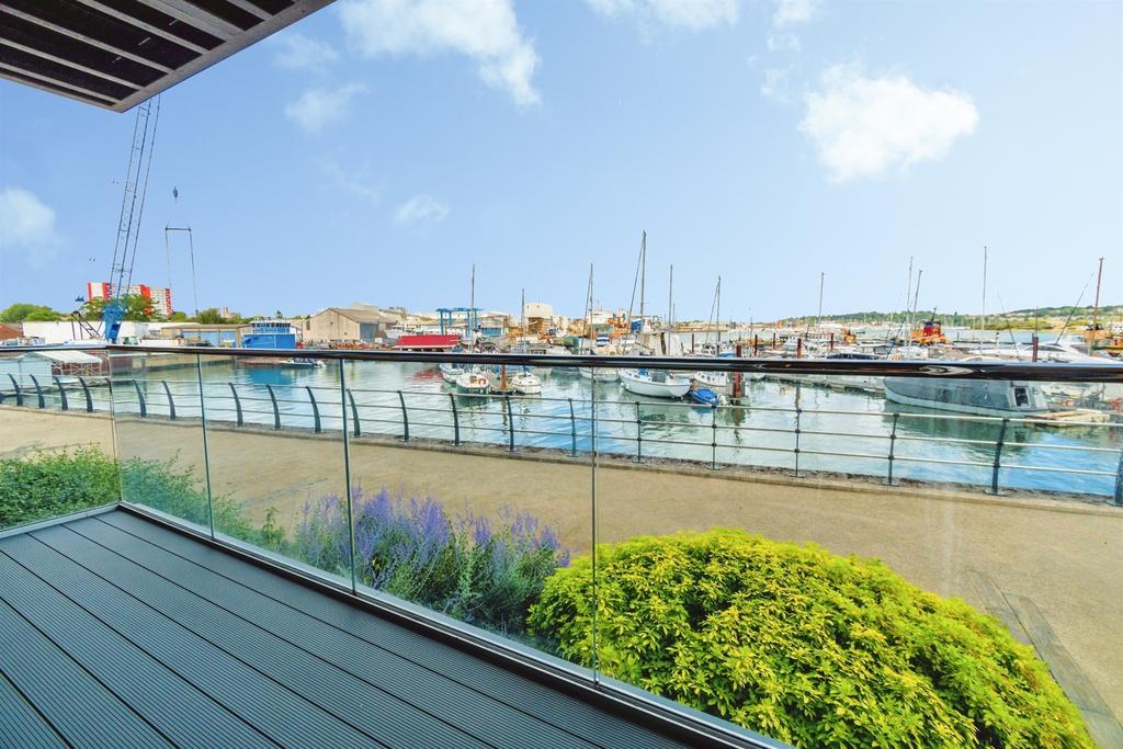 Apartment in Southampton - View 5