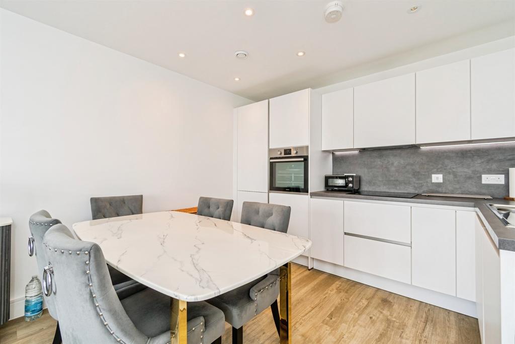 Apartment in Southampton - More