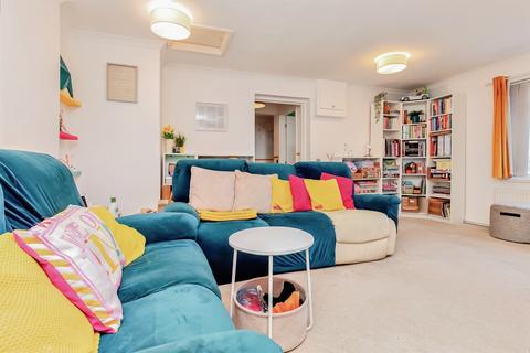 4 bedroom detached house for sale, Guntons Road, Newborough, Peterborough