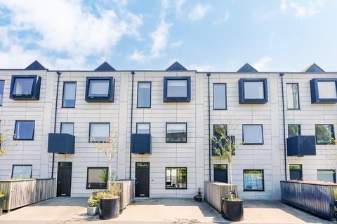 The Plateau, Smiths Dock, North Shields
