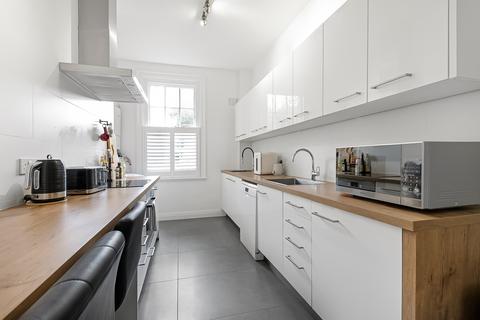 3 bedroom apartment for sale, Broadway, Oxted, Oxted, Surrey, RH8
