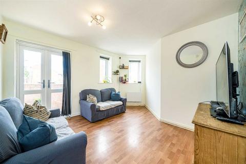 1 bedroom flat for sale, Garter Way, London SE16
