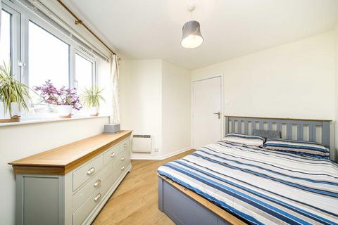 1 bedroom flat for sale, Garter Way, London SE16