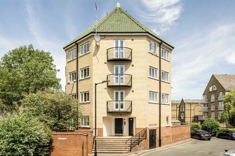 1 bedroom flat for sale, Garter Way, London SE16