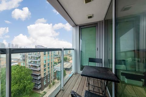 3 bedroom apartment for sale, Cavatina Point, Creekside, London, SE8