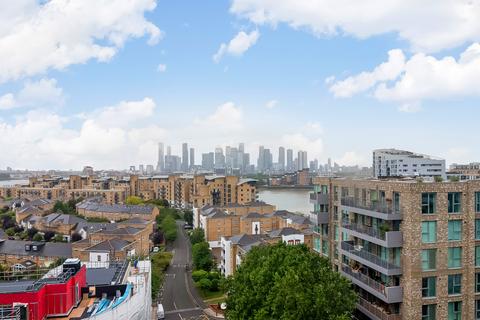 3 bedroom apartment for sale, Cavatina Point, Creekside, London, SE8