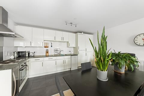 3 bedroom apartment for sale, Cavatina Point, Creekside, London, SE8