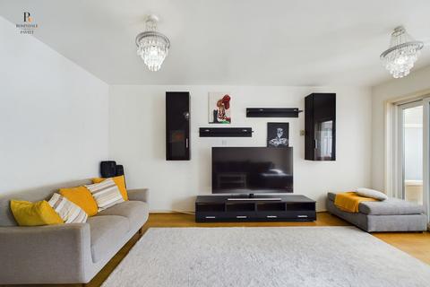 3 bedroom terraced house for sale, Hanover Close, Cheam, SM3