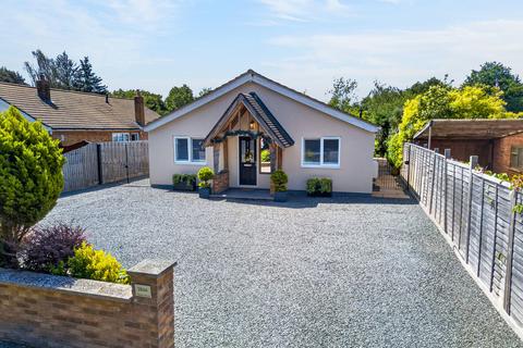 4 bedroom detached bungalow for sale, Newton Road, Rushden NN10