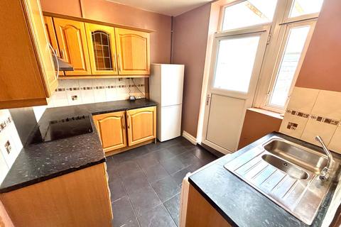 3 bedroom terraced house to rent, Windsor Road, Dagenham, RM8