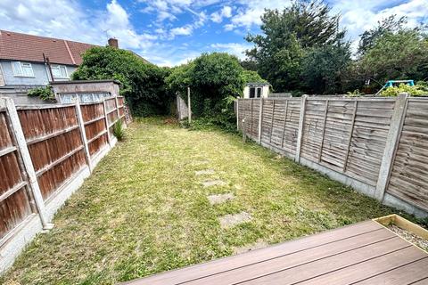 3 bedroom terraced house to rent, Windsor Road, Dagenham, RM8
