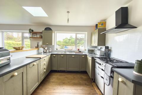 4 bedroom semi-detached house for sale, 6 North Lane, North Sunderland, Seahouses, Northumberland NE68 7UQ