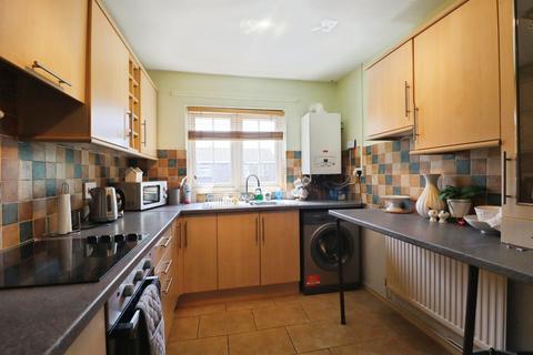 2 bedroom flat for sale, Vincent Close, Barry