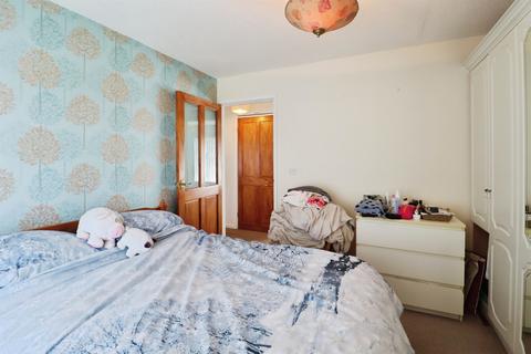 2 bedroom flat for sale, Vincent Close, Barry
