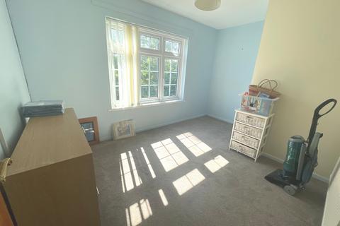 2 bedroom flat for sale, Vincent Close, Barry