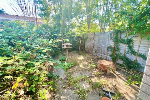 2 bedroom flat for sale, Vincent Close, Barry