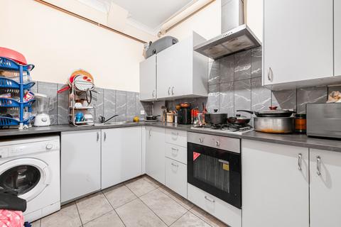 1 bedroom apartment for sale, Bensham Manor Road, Thornton Heath, CR7