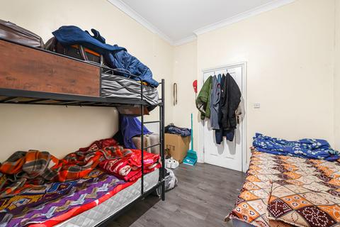 1 bedroom apartment for sale, Bensham Manor Road, Thornton Heath, CR7