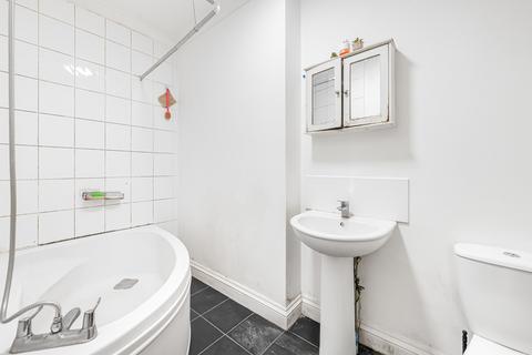 1 bedroom apartment for sale, Bensham Manor Road, Thornton Heath, CR7