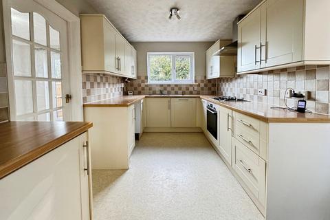 4 bedroom detached house to rent, Lackford Close, Brundall, NORWICH