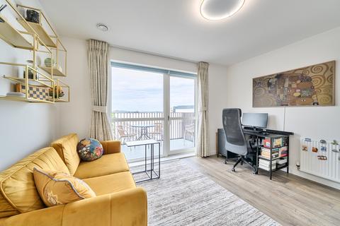 1 bedroom flat for sale, Carnation Gardens, Hayes, UB3