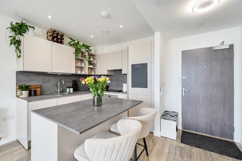 1 bedroom flat for sale, Carnation Gardens, Hayes, UB3