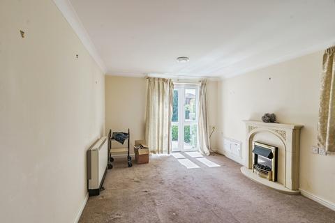undefined, Castle Court (Tonbridge), Tonbridge TN9