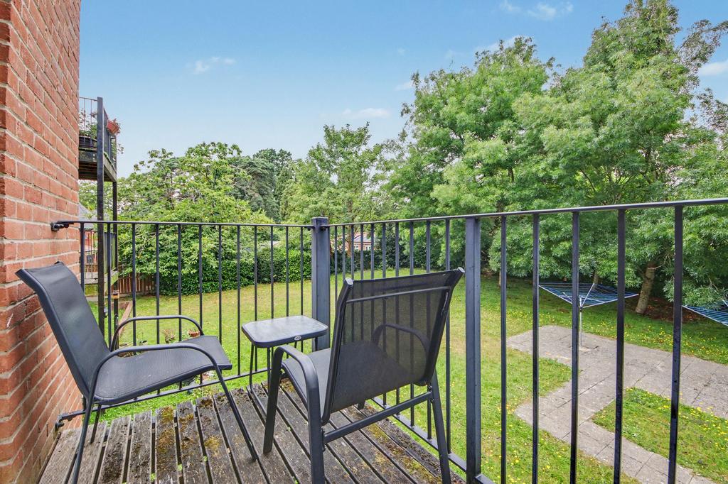 Thornhill Park Road, Southampton SO18 - More