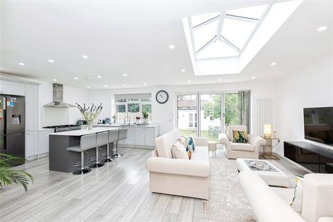 3 bedroom bungalow for sale, Caterham Avenue, Ilford, IG5