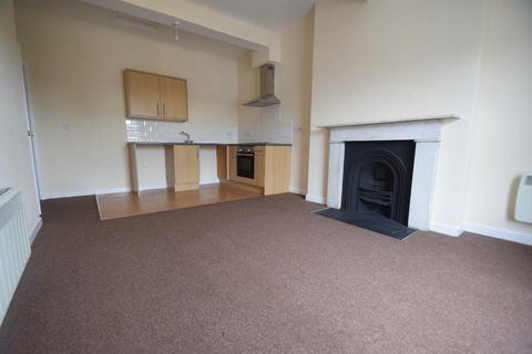 2 bedroom flat to rent, High Street, Newport