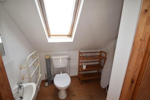 Studio to rent, Station Road, Newport