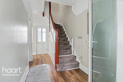 3 bedroom end of terrace house for sale, Aldborough Road North, Newbury Park