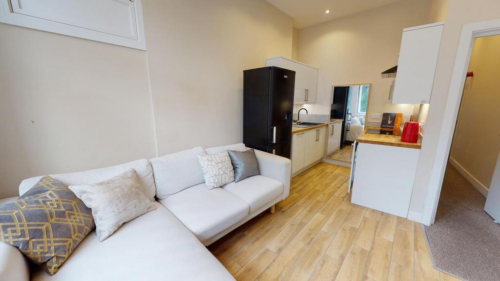 3 bedroom flat to rent