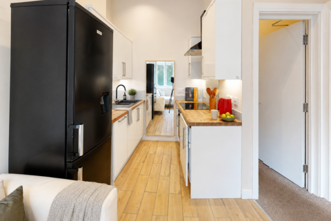 3 bedroom flat to rent, 94e Whiteladies Road, Bristol BS8