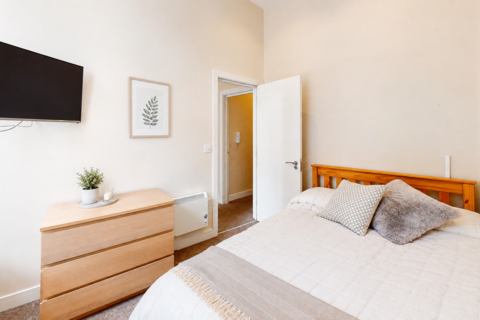 3 bedroom flat to rent, 94e Whiteladies Road, Bristol BS8