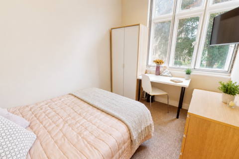 3 bedroom flat to rent, 94e Whiteladies Road, Bristol BS8