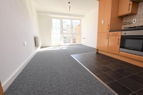 2 bedroom apartment to rent, Malthouse Place, Romford RM1