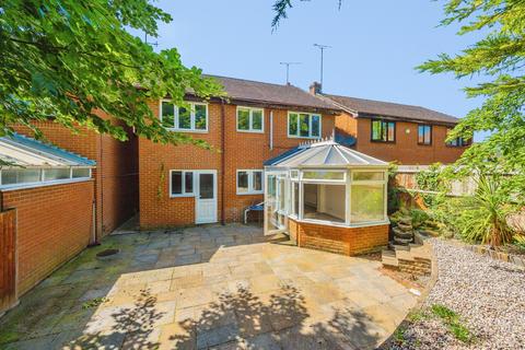 4 bedroom detached house for sale, Lorimer Close, Luton