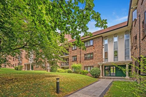 2 bedroom flat for sale, Clandon Gardens, London N3