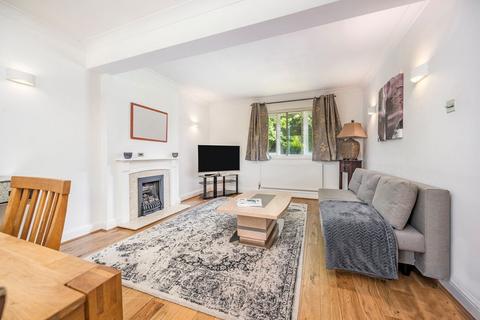 2 bedroom flat for sale, Clandon Gardens, London N3