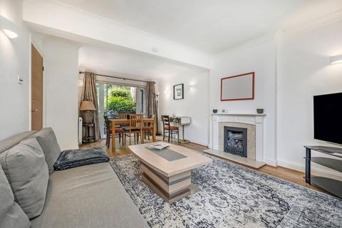 2 bedroom flat for sale, Clandon Gardens, London N3