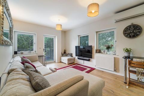 2 bedroom flat for sale, Challenge Court, Leatherhead