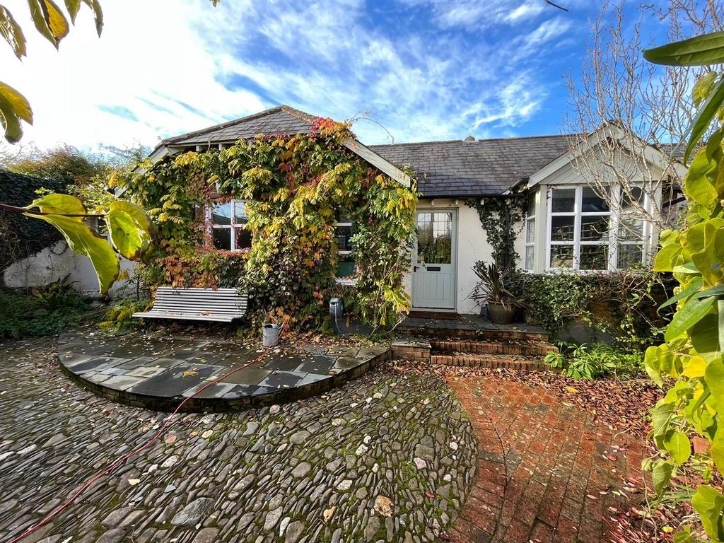 3 bedroom detached house to rent